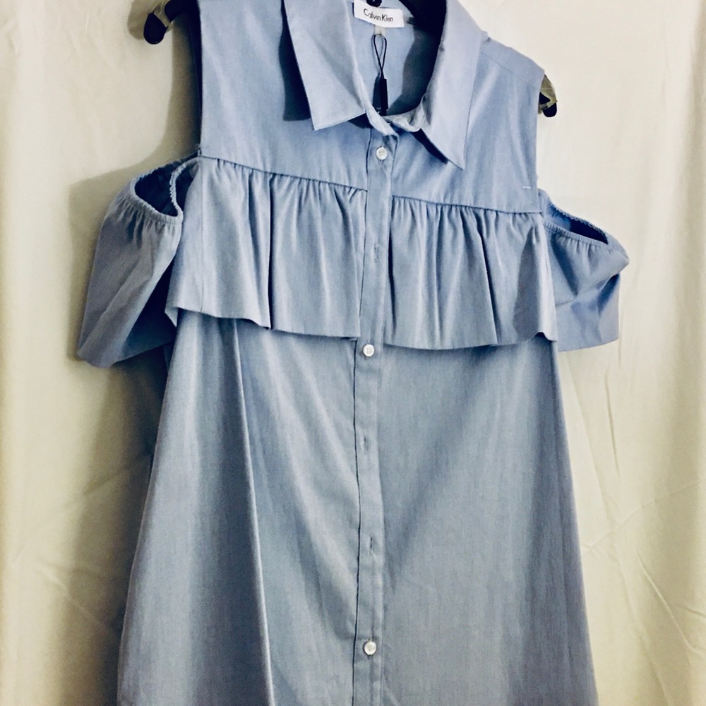 Cold shoulder fun top